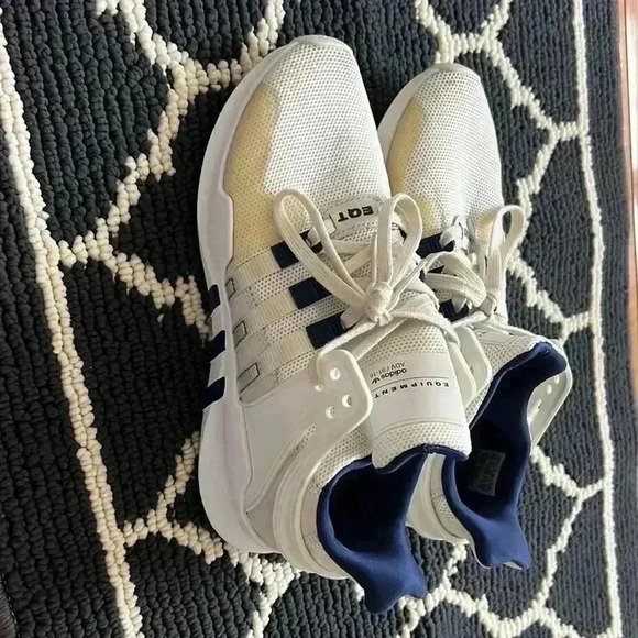 BIG KIDS SIZE 6.5 (Women’s 8.5) ADIDAS EQT - Picture 2 of 9
